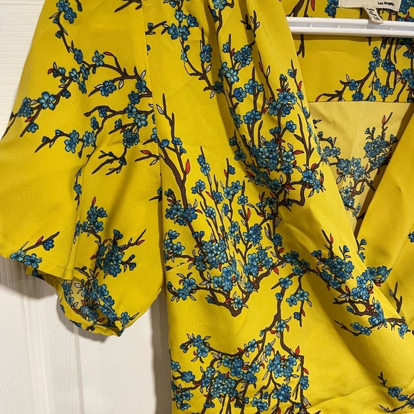 Monteau - Yellow Top - Picture 2 of 3